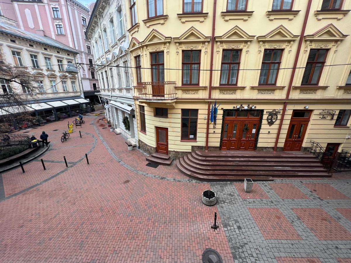 Апартаменти В Самому Центрі Львова В Проїзді Крива Липа Ngoại thất bức ảnh