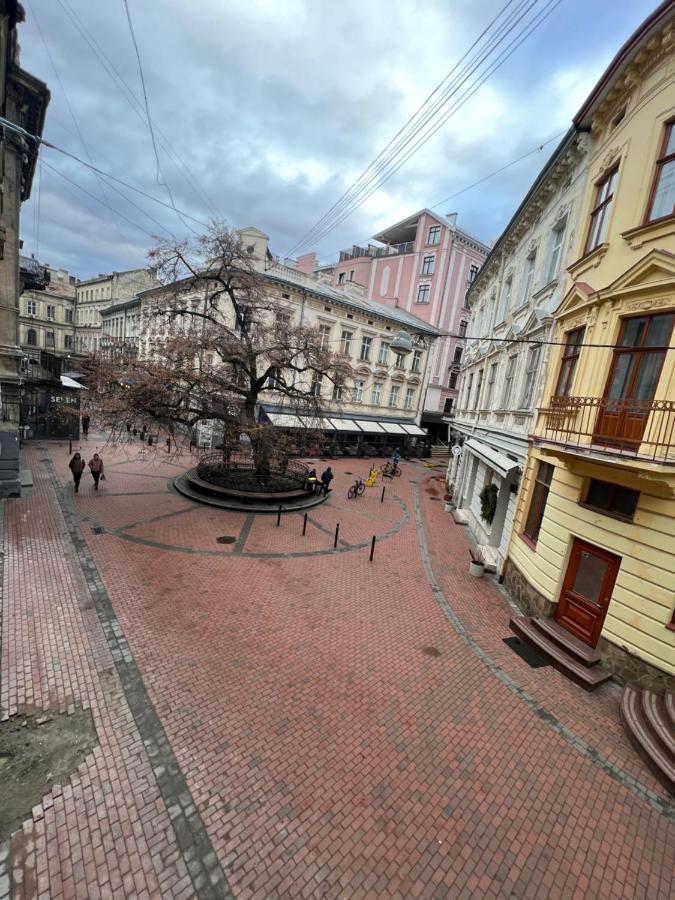 Апартаменти В Самому Центрі Львова В Проїзді Крива Липа Ngoại thất bức ảnh